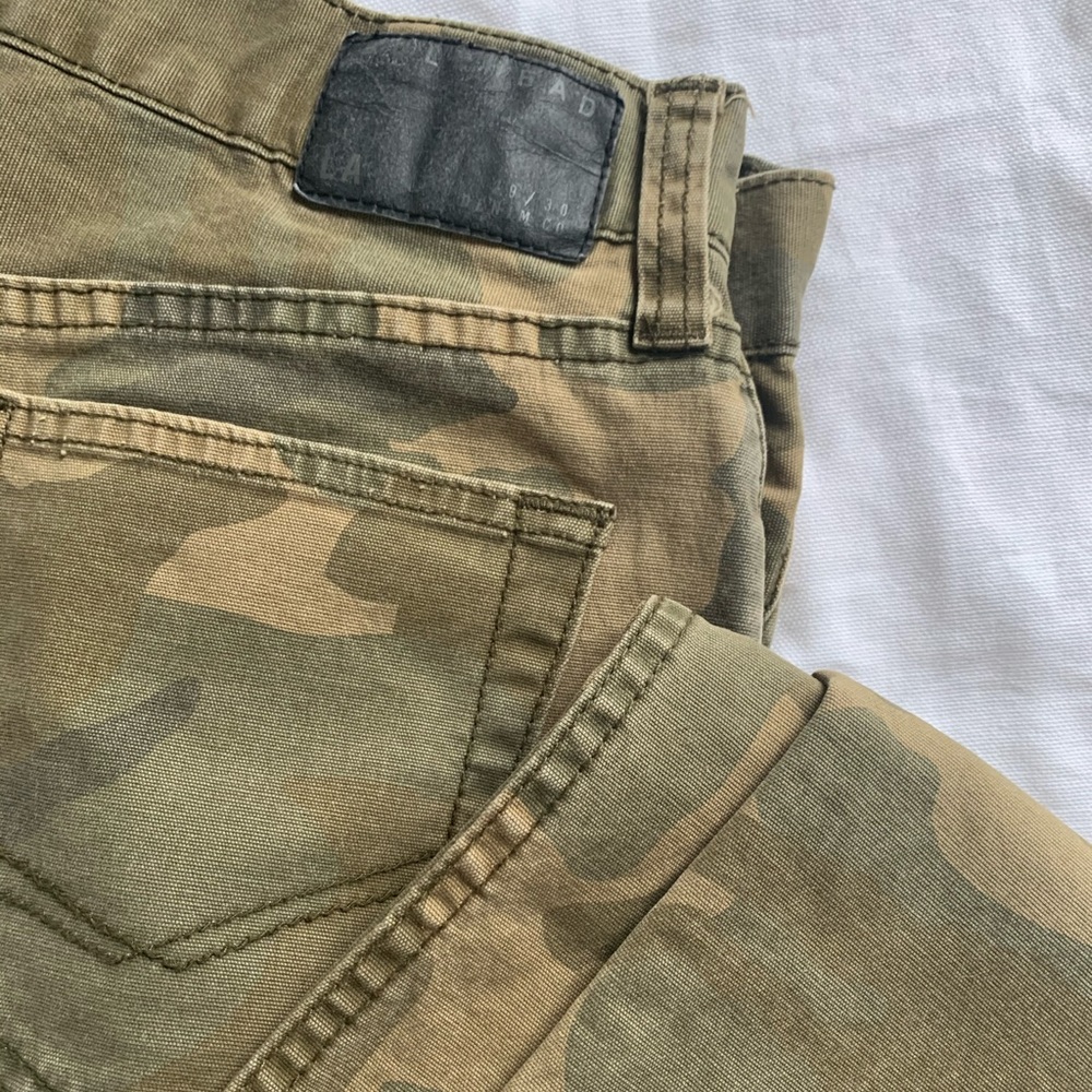 Bullhead camo skinny pants